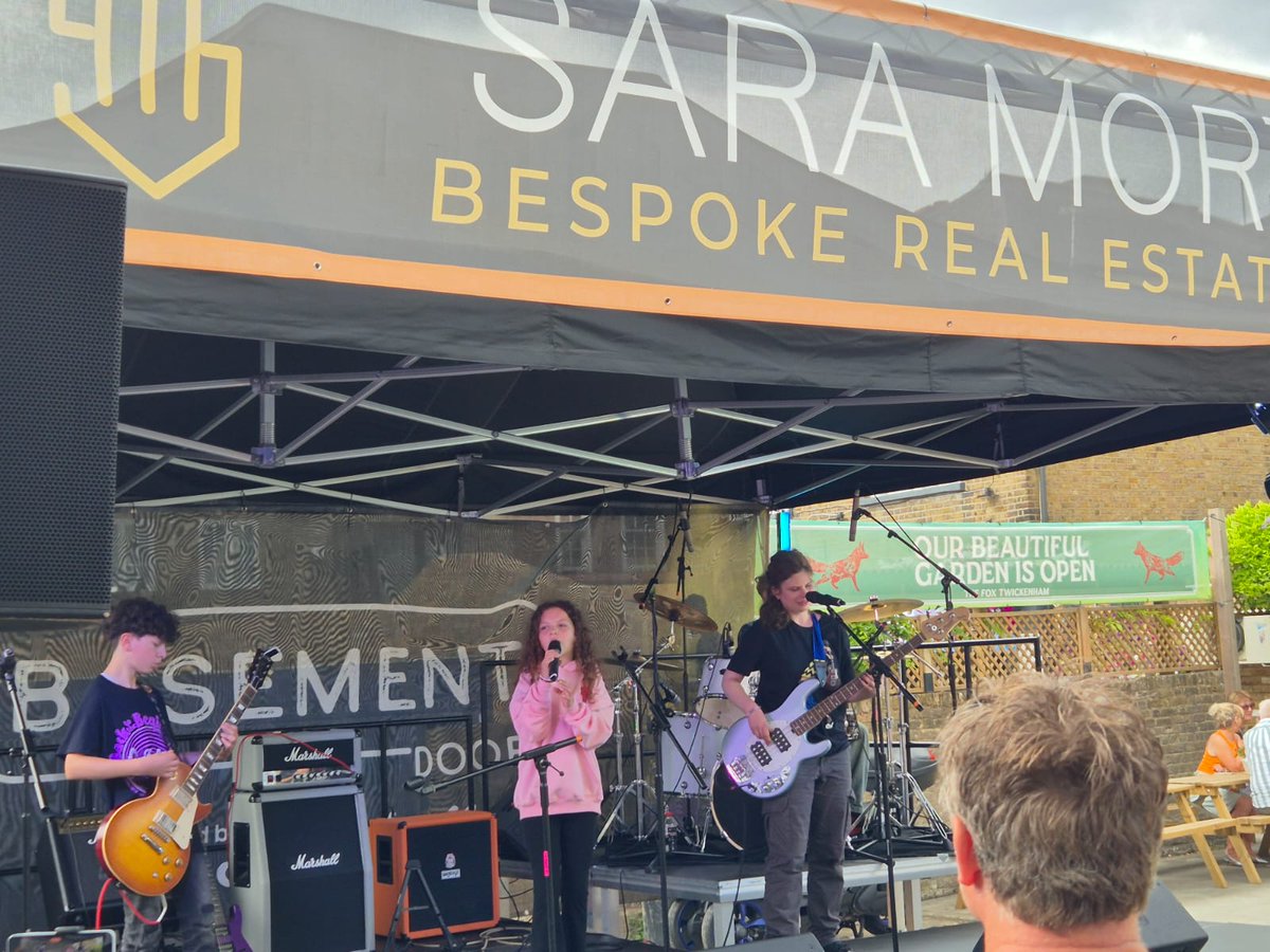 munirawilson's tweet image. What a day! Twickenham was in its element for the always incredible #HighTide music festival. Huge kudos to Kevin @eelpierecords for another amazing event. So much talent on display, including the young musicians on the @TBD_R stage.