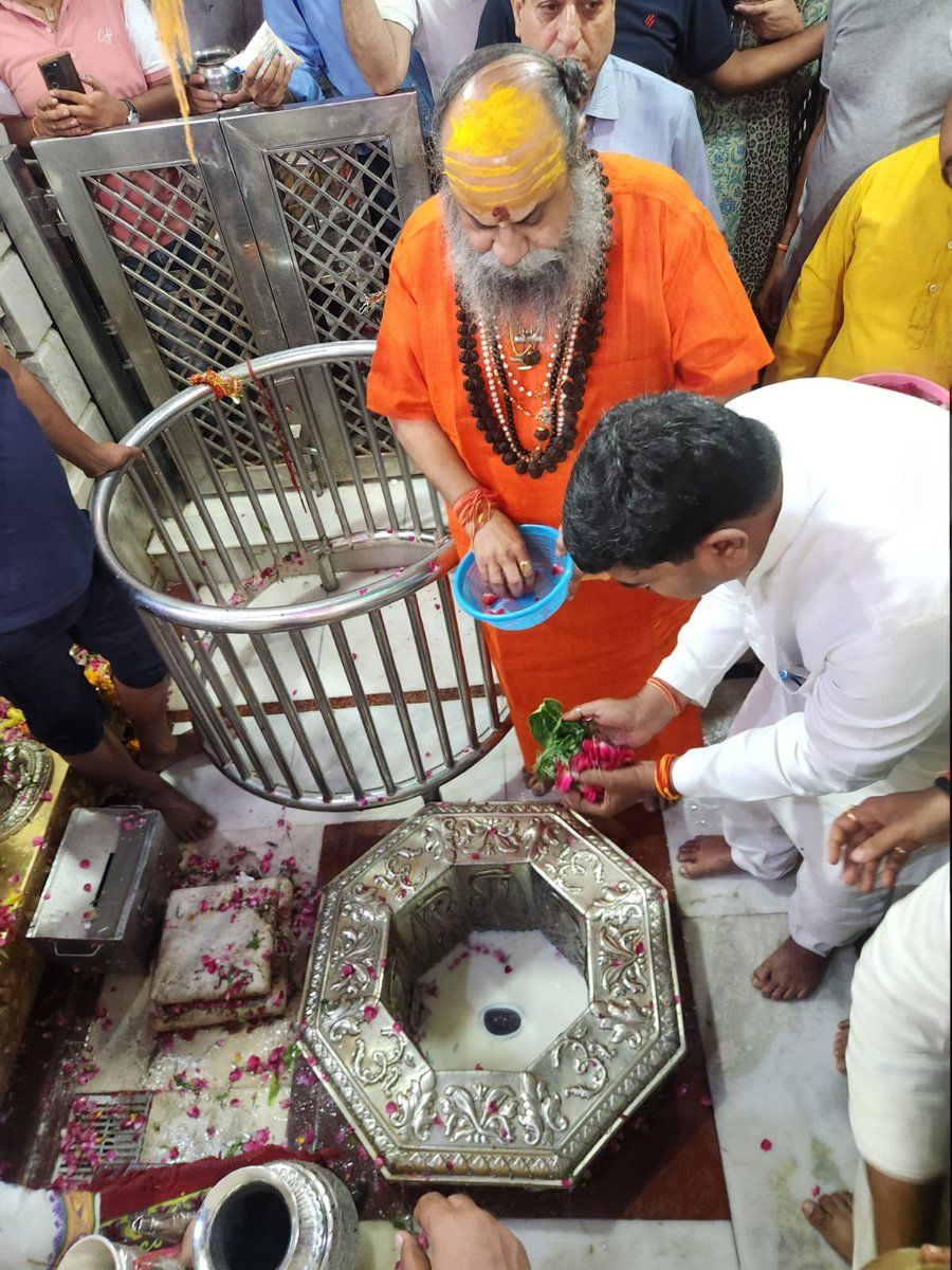 idharampalsingh's tweet image. आज गाजियाबाद जिले के श्री दूधेश्वरनाथ महादेव मंदिर में महादेव का पूजन किया।
#Mahadev