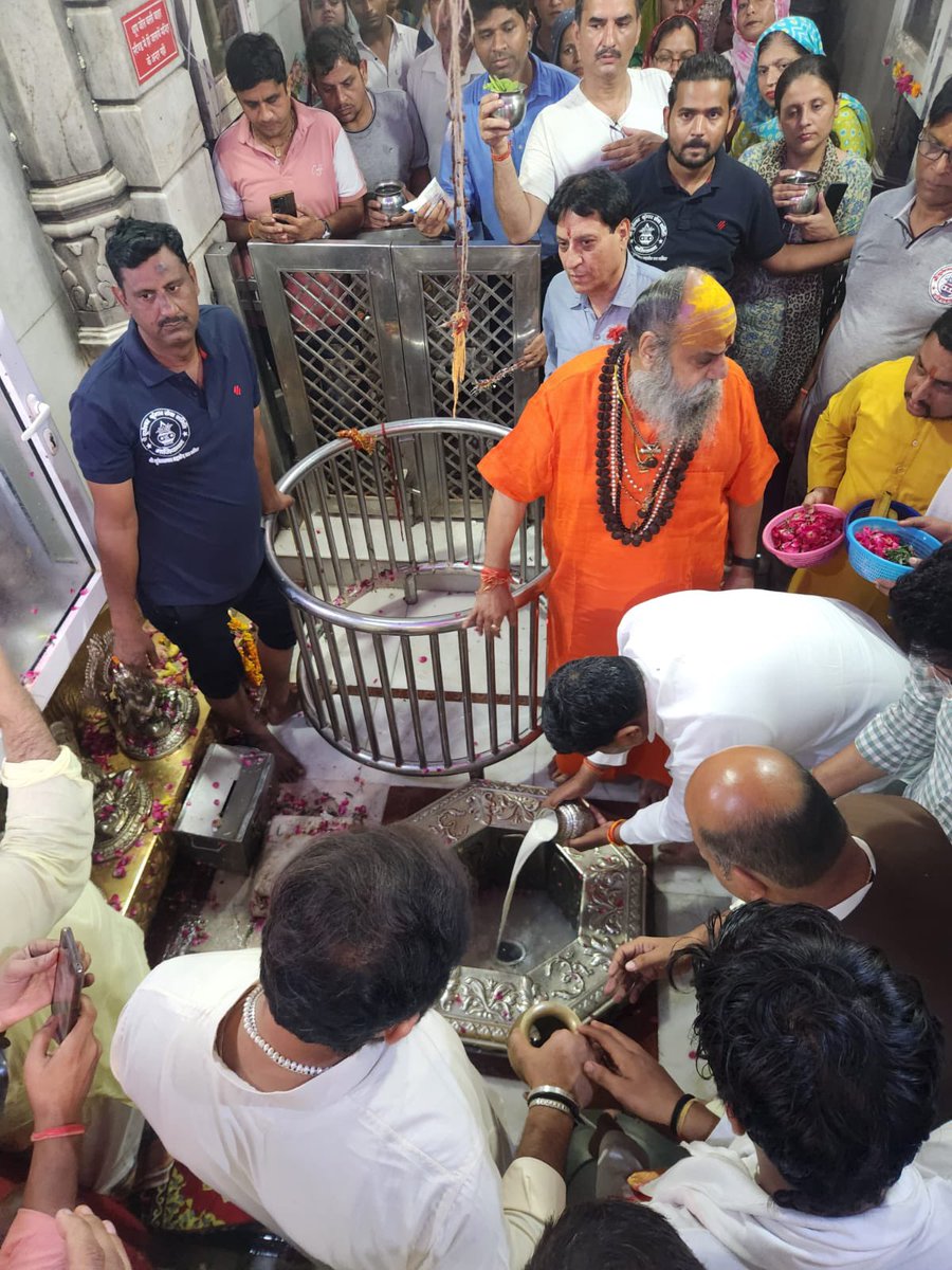 idharampalsingh's tweet image. आज गाजियाबाद जिले के श्री दूधेश्वरनाथ महादेव मंदिर में महादेव का पूजन किया।
#Mahadev