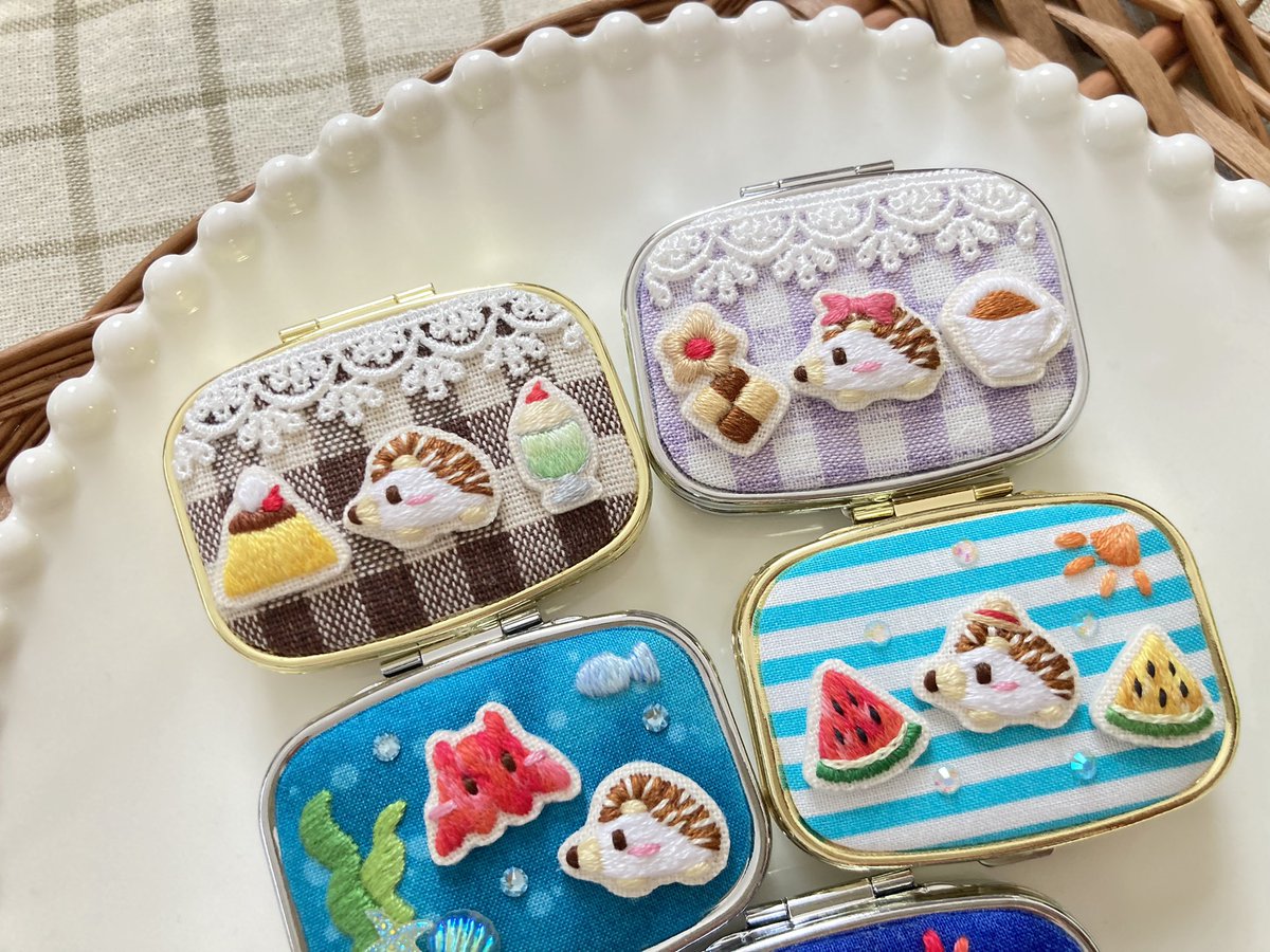 buffet_l_a's tweet image. 〜新作紹介🍽〜
ミニハリネズミの小物ケース🦔
第二弾ができあがりました〜✨
今回のモチーフは、
喫茶店・お茶会・メンダコ・スイカ・お祭り
の5種類です🍮🍉🍻🦑
第一弾の5種類と合わせて、
クラマケ名古屋に連れていきます(⑉&gt;ᴗ&lt;♡
🍽8/2-3両日【No.259】
📍ポートメッセなごや