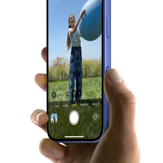 MaxJmb's tweet image. If rumors are true, the iPhone 17 Pro will have another camera button. I hope not; one is enough.
What do you think?