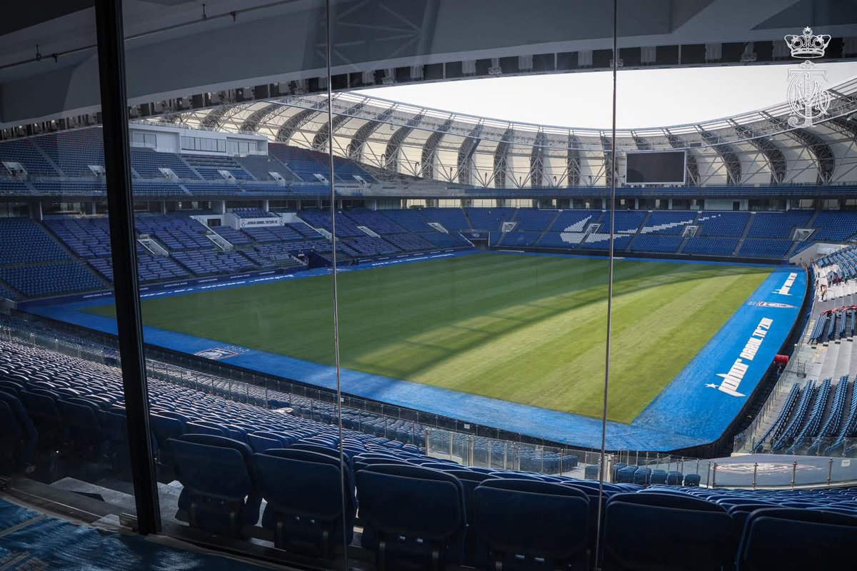 HRHJohorII's tweet image. KEMUDAHAN KORPORAT BAHARU DAN ‘RED & BLUE LOUNGE’ DI STADIUM SULTAN IBRAHIM SIAP UNTUK MUSIM 2025-26
Duli Yang Amat Mulia Tunku Mahkota Ismail, Pemangku Sultan Johor yang juga pemilik Kelab Bolasepak Johor Darul Ta’zim (JDT) berangkat ke Stadium Sultan Ibrahim pada hari ini, 28…