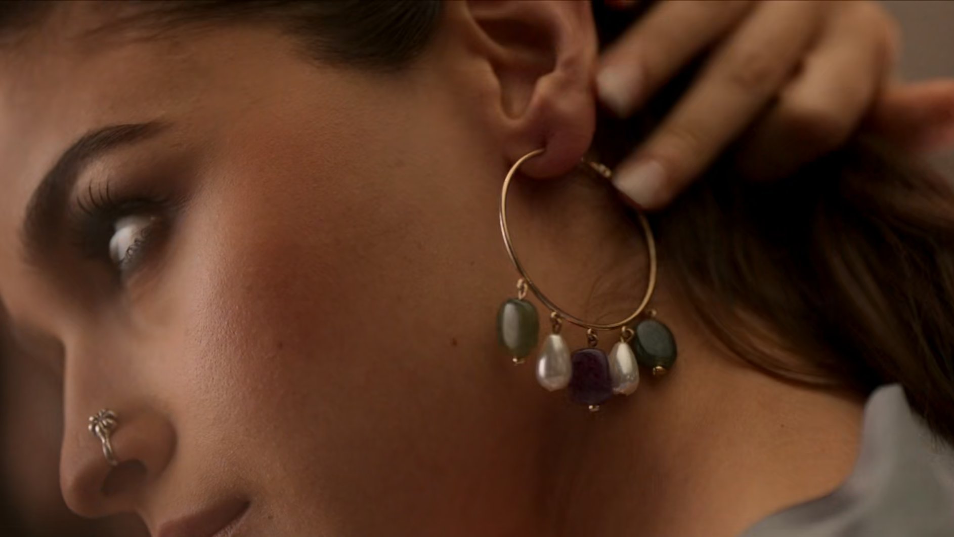 alia bhatt latest photos, alia bhatt bare waist, alia bhatt backless blouse, alia bhatt saree look, alia bhatt bold look, bollywood fashion 2025, celebrity style, alia bhatt viral photos, backless blouse trend, desi fashion icons