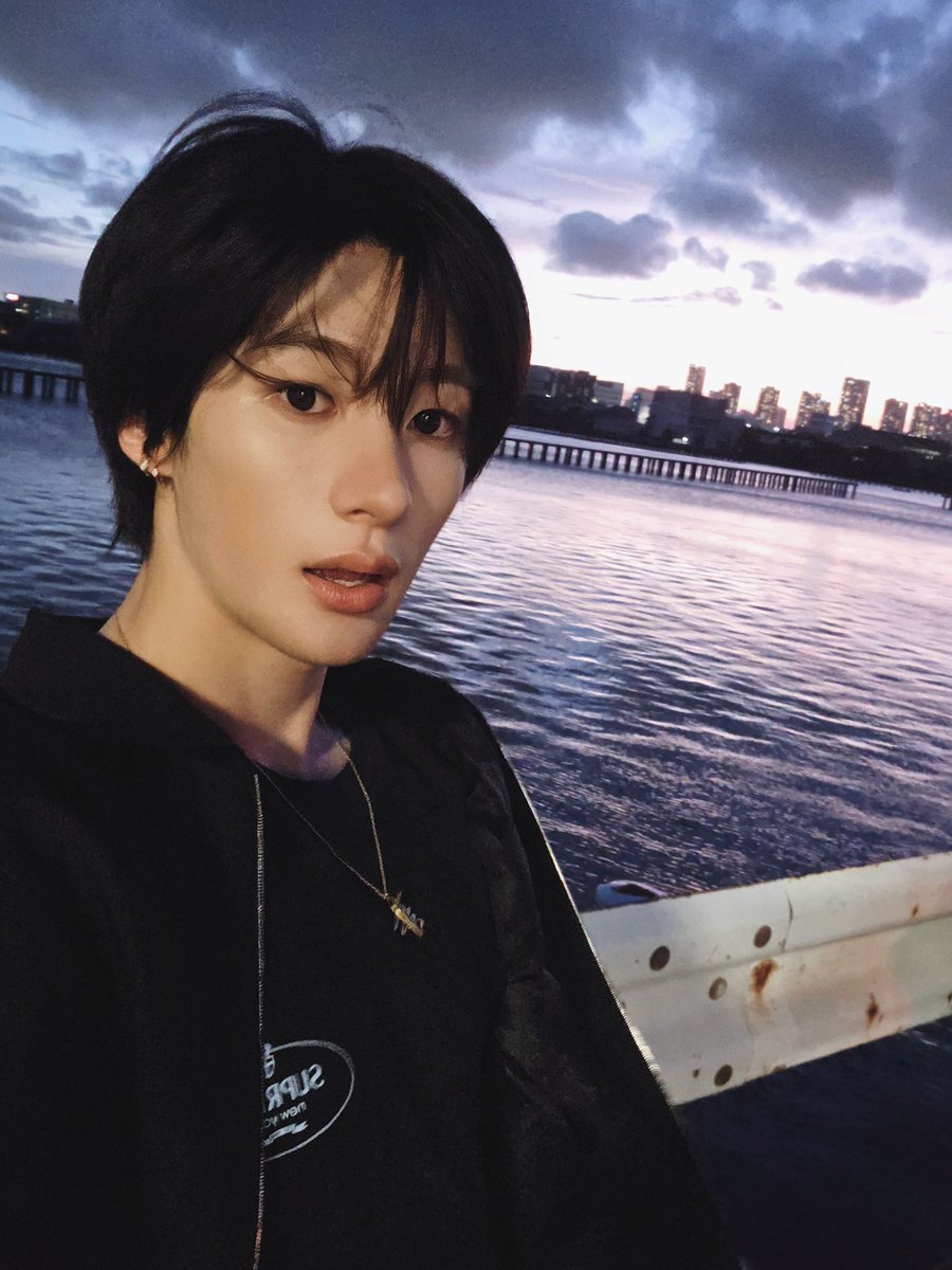 binnnnan's tweet image. 너믜잘생겻어...........
