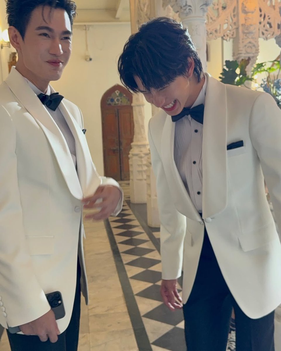 winsomeluve's tweet image. 🐶: 👀
🐈: 👀
🐶: Oh, so beautiful~ 🥰
🐈: 😂🤫
🐶: 😆🤣🤣
Geezzzz… They are in love 🫠
I love this band. ✨ The hus-band ✨😗
#Ppoohkt #PavelPhoom #PoohPavel
#CharlieBabe #PitBabeTheSeries