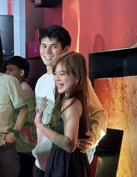 dustin_trends's tweet image. [𝐔𝐏𝐃𝐀𝐓𝐄]

Dustin is now at the P77 Premiere Night together with Bianca, showing their full support for Barbie and her new movie!🎬

Always proud to see Dustin supporting fellow artists.💚

#DustinYu | @dustinyuu