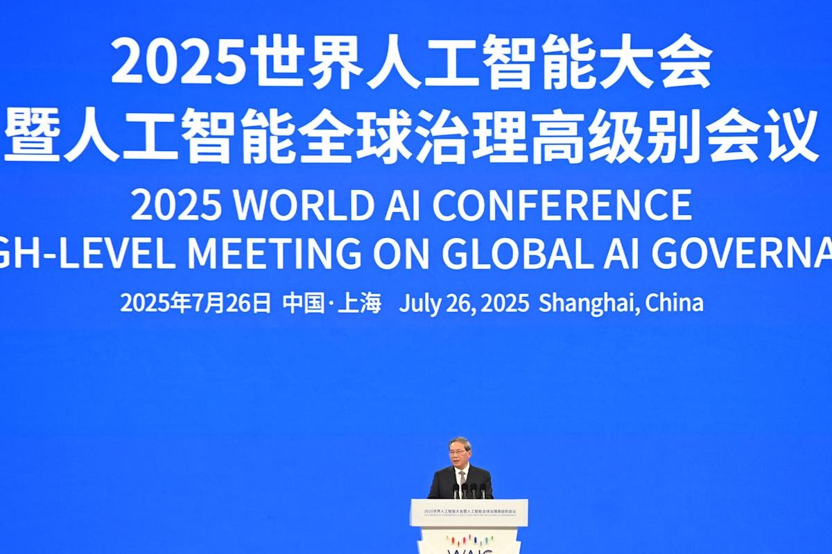 Rsynap_tech's tweet image. China calls for global cooperation and a worldwide AI governance organization, emphasizing open source development and sharing AI tech with developing countries at WAIC 2024.   engadget.com/ai/china-calls…