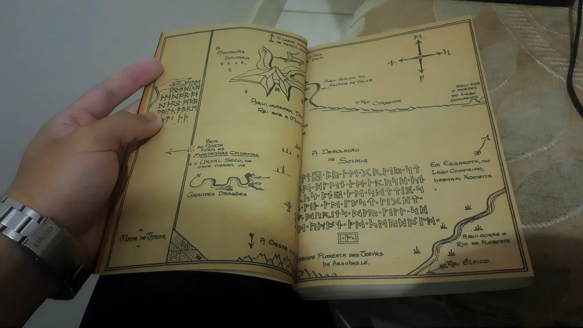 NerdolaVader's tweet image. Falar sobre O Senhor dos Anéis nunca é só conteúdo — é conexão. A paixão por Tolkien aparece sempre por esse perfil. Ver tanta gente vibrando, interagindo e lembrando é admirável. O professor não criou só uma história, ele criou um lar pra muita gente.