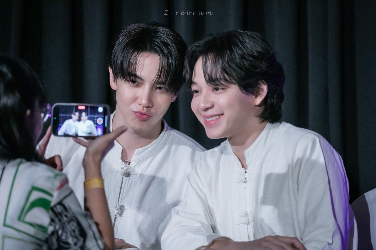 _zrebrum_'s tweet image. มู่จู้บ้าง ทะเล้นๆบ้าง 🤏🏻
#maxky_rp #bbasjtr
#บาสเด็กอ้วนที่แท้จริง
#แม็กกี้บาส #MaxkyBas
#maxkybyZ #bbasbyZ