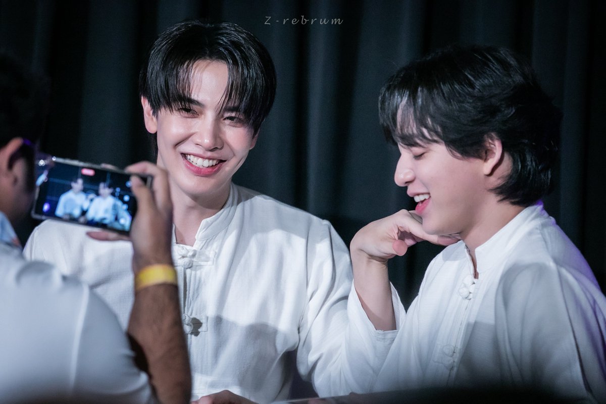 _zrebrum_'s tweet image. มู่จู้บ้าง ทะเล้นๆบ้าง 🤏🏻
#maxky_rp #bbasjtr
#บาสเด็กอ้วนที่แท้จริง
#แม็กกี้บาส #MaxkyBas
#maxkybyZ #bbasbyZ
