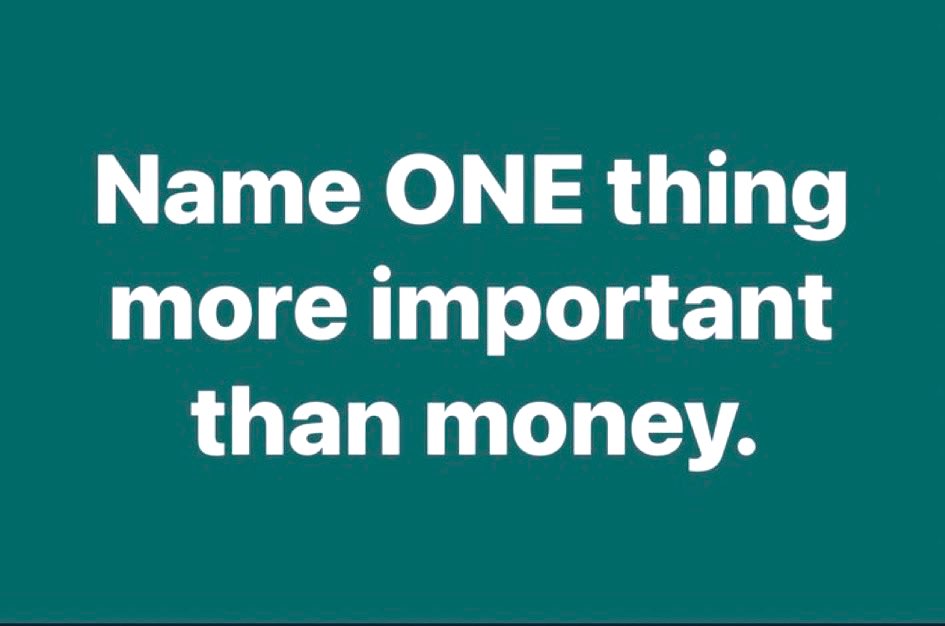 MrunalKSays's tweet image. Name one thing?