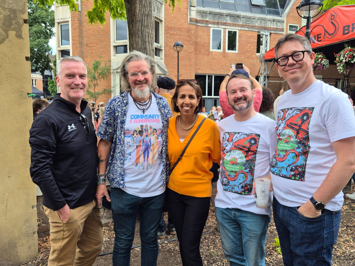 munirawilson's tweet image. What a day! Twickenham was in its element for the always incredible #HighTide music festival. Huge kudos to Kevin @eelpierecords for another amazing event. So much talent on display, including the young musicians on the @TBD_R stage.