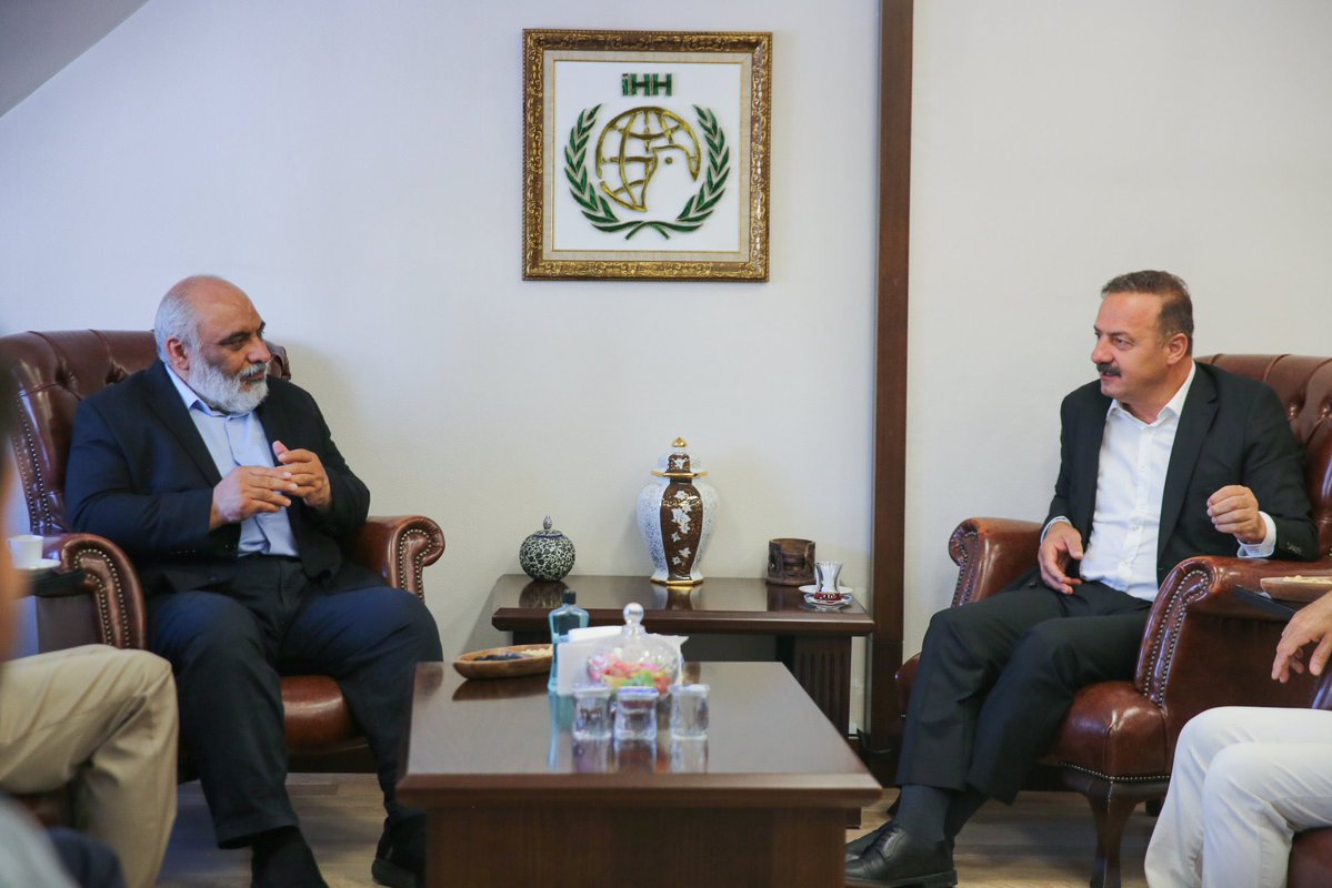 AjansTurkic's tweet image. 🔴A Parti Genel Başkanı Yavuz Ağıralioğlu, İHH Vakfı'nı ziyaret etti.
📌İHH Vakfı yaptığı paylaşımda ziyarette, Gazze'deki son durum ve insani yardım çalışmalarımız hakkında istişarelerde bulunulduğunu kaydetti.