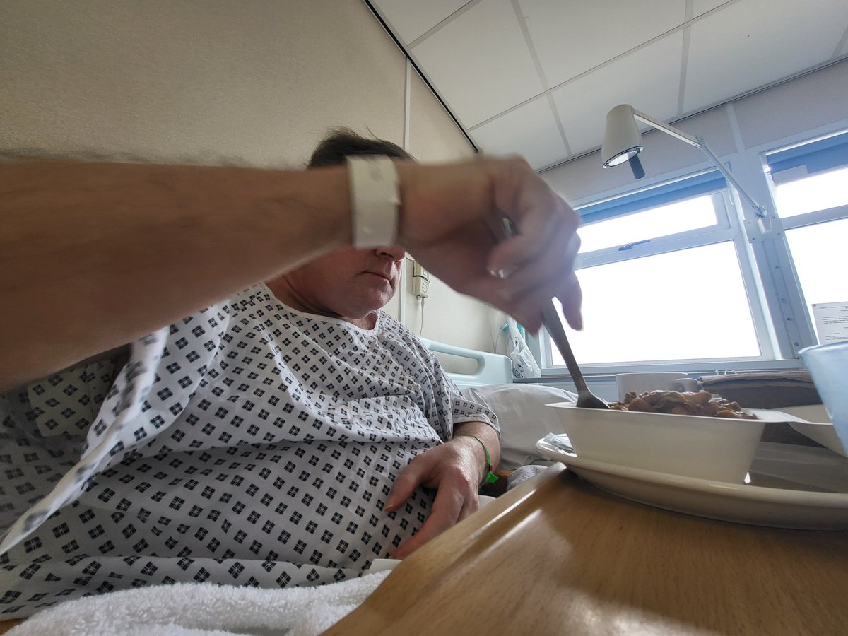 TimmyUk's tweet image. ... lunchtime today wearing my excellent glasses watching Golf on SkyGo in sideroom in hospital ... ๐ฅ ๐ ๐งโโ๏ธ ๐ฑ ๐ผ ๐คณ ๐ฐ ๐ก ๐ฝ ๐