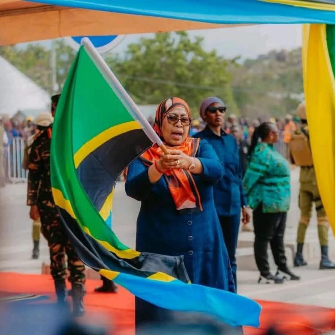Naapa naahidi mbele ya Mungu Tanzania nitakulinda Hadi Kufa.