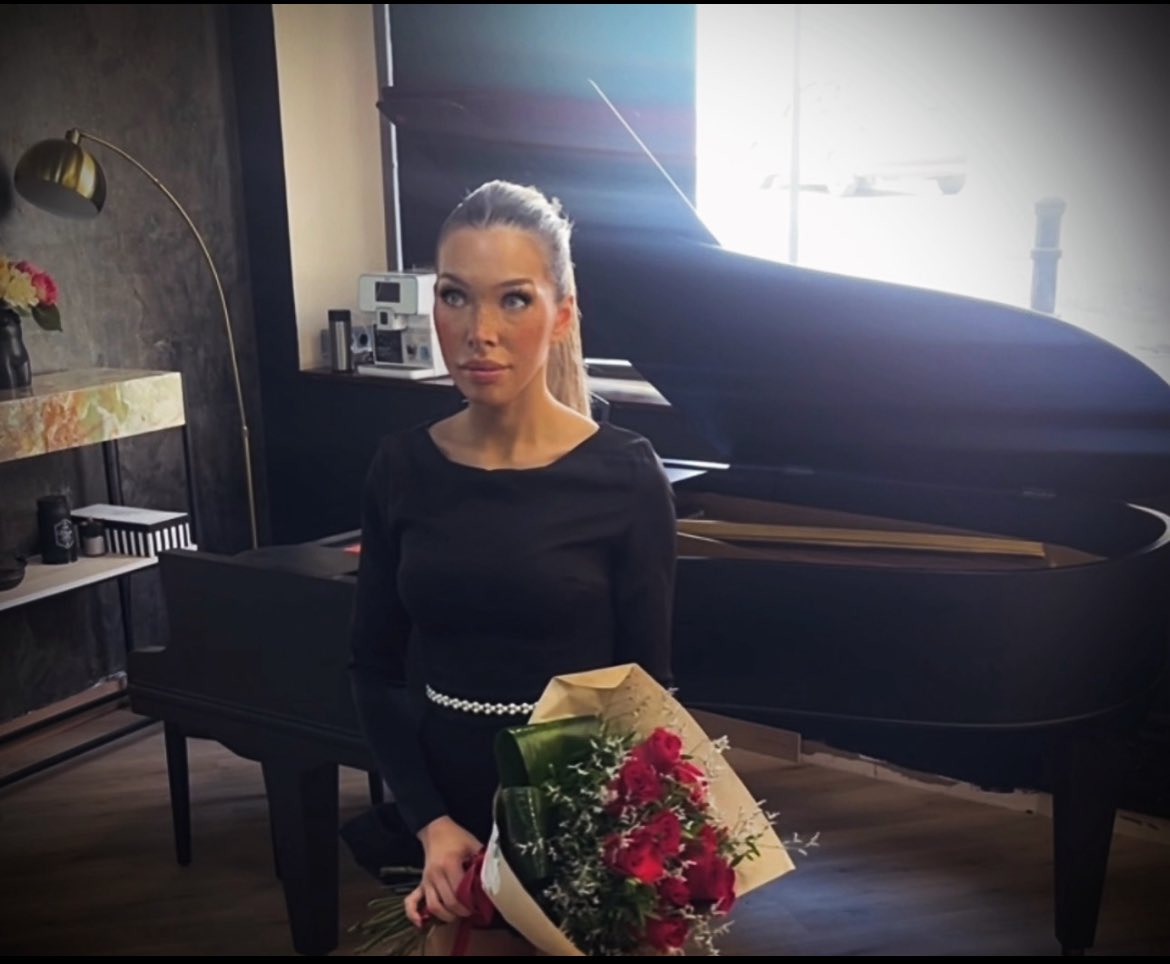 tteomn73's tweet image. Por qué no sonríe la mejor Podóloga de España !!! ? MUCHAS FELICIDADES!!!
Españoles una felicitación en su cumpleaños a una luchadora autónoma Guerrera y VALIENTE 🇪🇸🇪🇸🇪🇸
@SarafelisaG Podologa del CD POLIDEPORTIVO EL EJIDO 🇪🇸🇪🇸🇪🇸🇪🇸