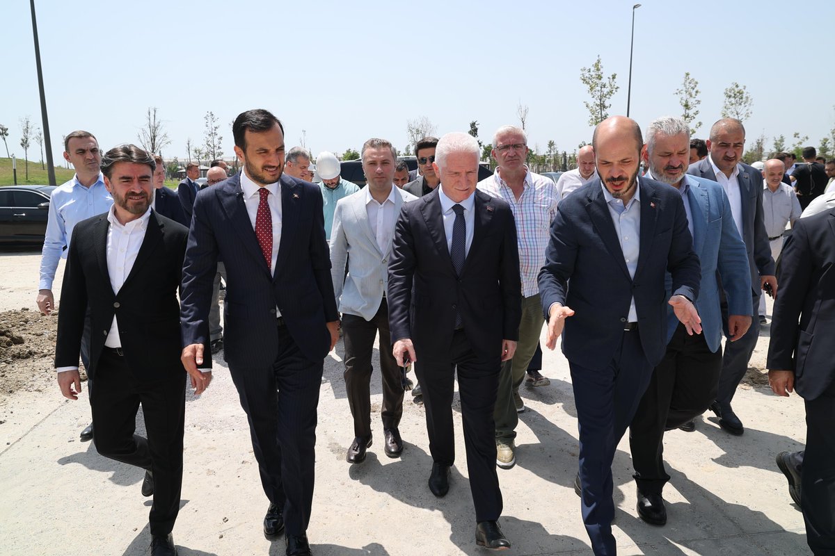 TC_istanbul's tweet image. Valimiz Davut Gül, Atatürk Havalimanı Millet Bahçesi’nde incelemelerde bulundu. 

Vali Gül, devam eden çalışmalar hakkında yetkililerden bilgi alarak sunumları dinledi.

@gul_davut

📍#Bakırköy