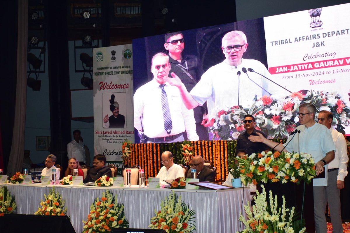 CM_JnK's tweet image. Chief Minister attended Van Mahotsav-2025 at Abhinav Theatre, Jammu today. In his speech, he underscored the need for environmental conservation amid climate change and called for a People&apos;s Movement to green every city, village &amp;amp; school, reaffirming Government&apos;s commitment to…