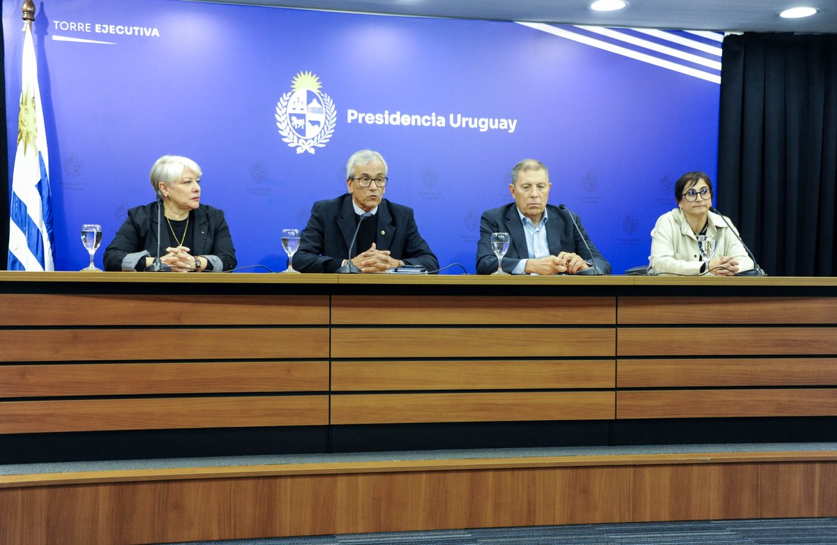 Informativo Carve (@informacarve850) on Twitter photo 🔎Gobierno dispuso aumento para jubilados
Escuchá los comentarios de Miguel Nogueira y <a href="/NicolasLussich/">Nicolás Lussich</a> sobre las principales noticias del día.
🔗radiocarve.uy/gobierno-dispu… 🔎Gobierno dispuso aumento para jubilados
Escuchá los comentarios de Miguel Nogueira y <a href="/NicolasLussich/">Nicolás Lussich</a> sobre las principales noticias del día.
🔗radiocarve.uy/gobierno-dispu…