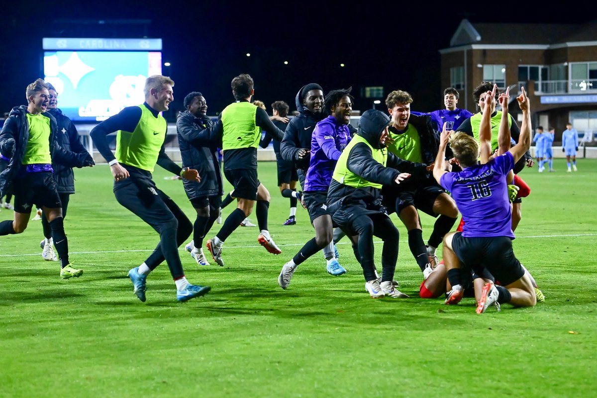 FurmanSoccer's tweet image. ☝️WEEK!!! SZN 🔜

#FUMS #fuallthetime #newseasonsamegoal