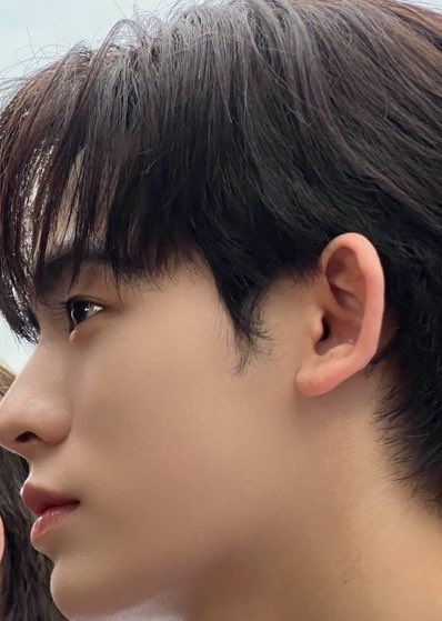 marliipor's tweet image. แล้วหูแดงกันม๊ากกก ขอเปนตุวแทนยื่นไมค์สัมสื่อกงนี้เลยค่ะ เมื่อกี้ซีนอะไรคะ อะไรคะ เพชรถามว่าเกิดอะไรขึ้นคะ 👀🐶🐻‍❄️