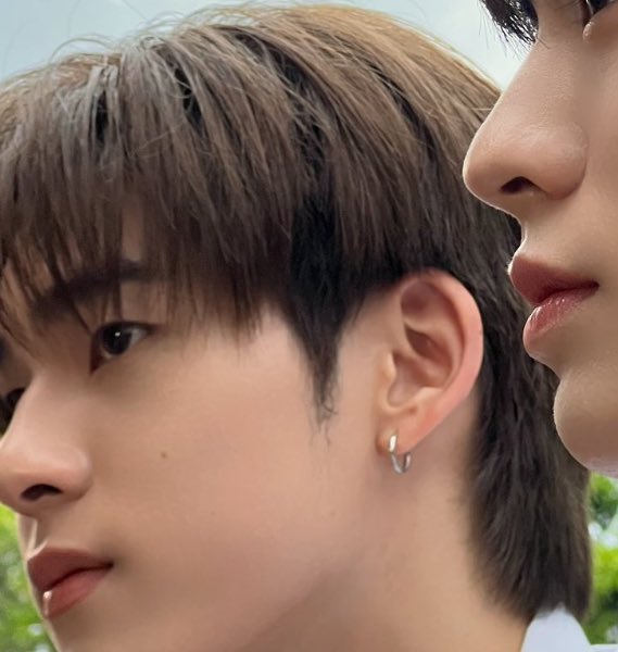 marliipor's tweet image. แล้วหูแดงกันม๊ากกก ขอเปนตุวแทนยื่นไมค์สัมสื่อกงนี้เลยค่ะ เมื่อกี้ซีนอะไรคะ อะไรคะ เพชรถามว่าเกิดอะไรขึ้นคะ 👀🐶🐻‍❄️