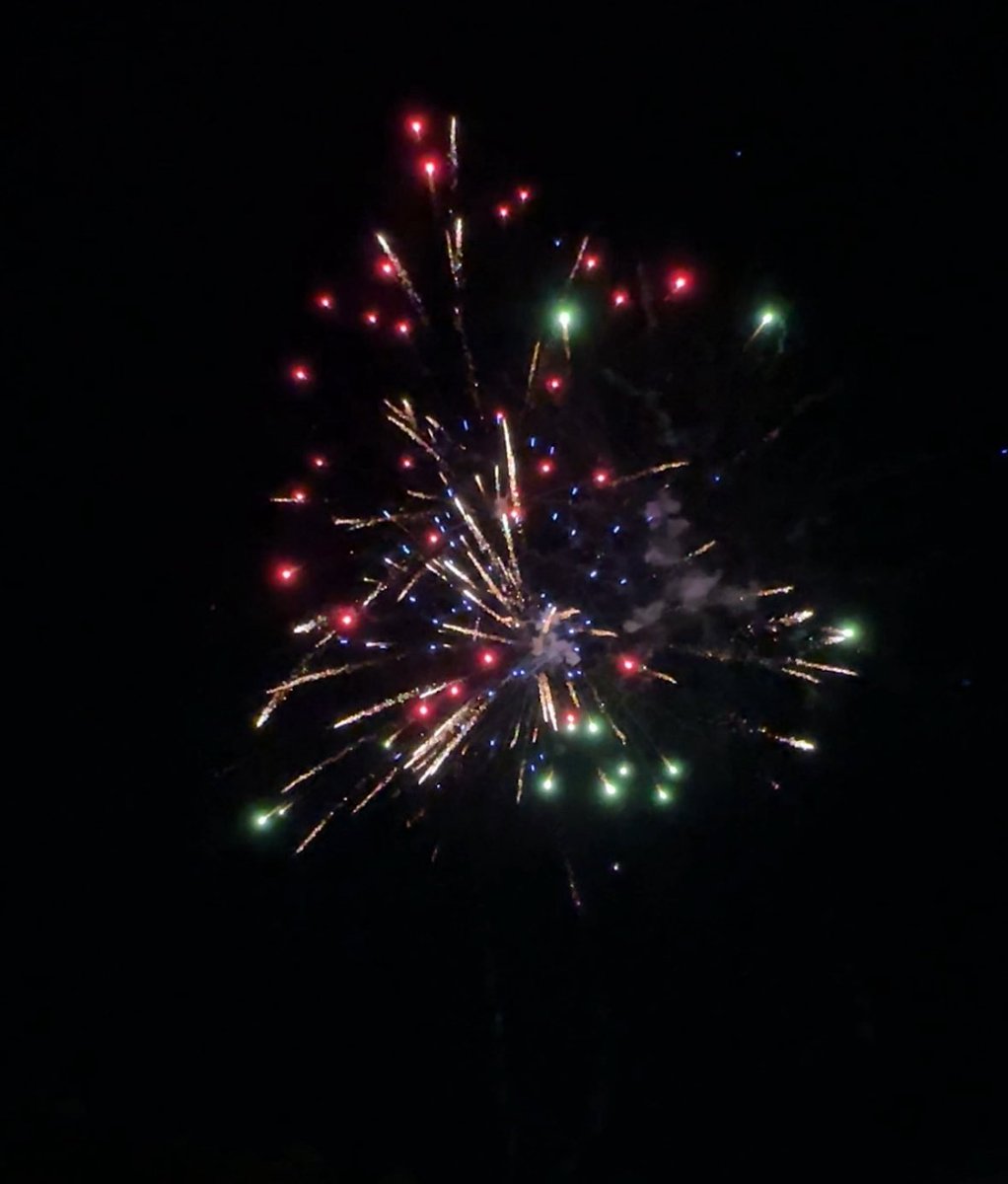 26日土曜日は清新夏まつりでした🏮

暑い中、ご来場いただいた皆様ありがとうございます

清新鼓笛隊はオープニングに演奏をさせていただき、
おもちゃ、くじ、わたあめのお店も出店させていただきました‼️

夜は迫力ある花火でフィナーレ🎆

子供達はみんな楽しめたかな？

大人達は…グッタリです😓