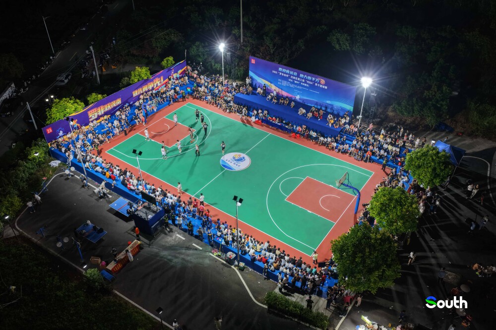 thisisGBA's tweet image. #Maoming | On July 26 evening, the 2025 "Tilapia Cup" — Maonan District's 3rd "Village BA" Men's Basketball Tournament — kicked off in Maoming, #Guangdong! 🏀
🐟 Crowds packed the stands as teams like Gaoshan Town and Yangjiao Town (host) dominated their rivals with teamwork and…