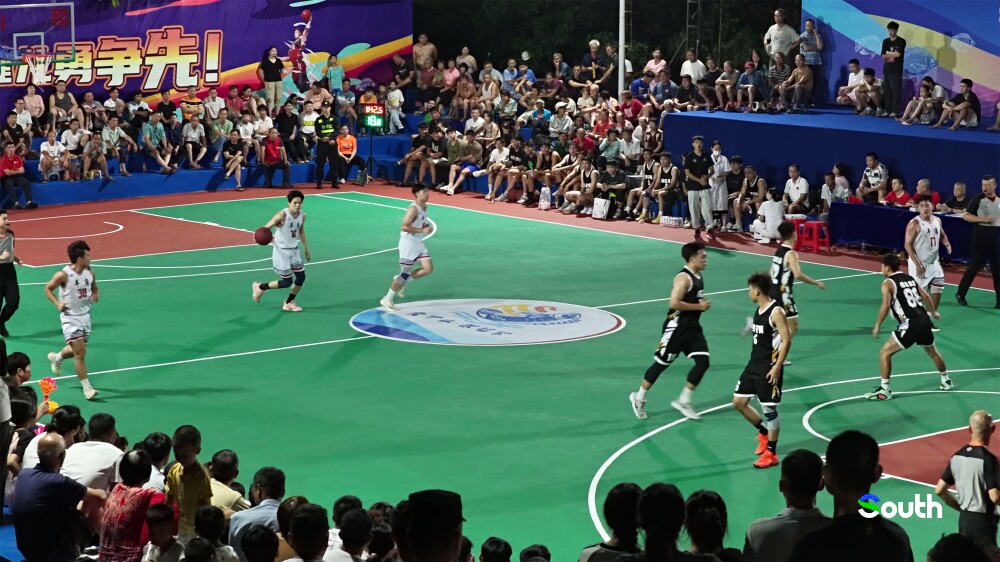 thisisGBA's tweet image. #Maoming | On July 26 evening, the 2025 "Tilapia Cup" — Maonan District's 3rd "Village BA" Men's Basketball Tournament — kicked off in Maoming, #Guangdong! 🏀
🐟 Crowds packed the stands as teams like Gaoshan Town and Yangjiao Town (host) dominated their rivals with teamwork and…