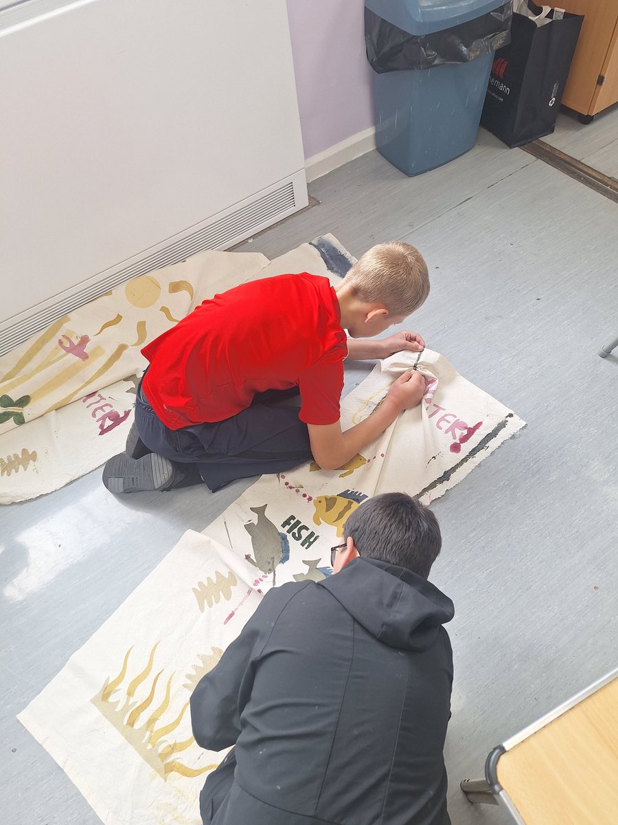 SaferstreetsYP's tweet photo. Community art was our main #Summerprogramme2025 theme last week: Standing up for Nature through creativity and #Youthaction Learning new skills and exploring our ideas to tackle #Climatechange @YouthScotland #Communityclimateactionplan https://t.co/2M94Bt4X9m