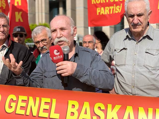 AKTÖ, HKP’ye yönelik hem siyasi hemde sendikal cepheden saldırı başlattı. 

HKP Genel Başkanı Nurullah Efe Ankut’un kurucu üyeliği ve parti üyeliği ile birlikte Genel Başkan sıfatı Yargıtay tarafından düşürülürken; Nakliyat-İş Sendikası Gebze Şube Başkanı ve Genel Sekreter Erdal+