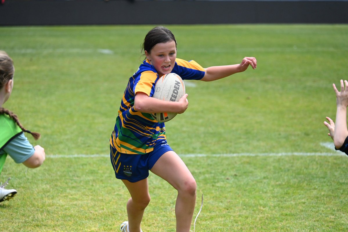 RugbyLeeds's tweet image. ๐๐๐ง๐ก๐จ ๐๐๐๐ฃ๐ค๐จ ๐๐๐จ๐ฉ! ๐
Last week saw an amazing morning on the AMT Headingley pitch with 50+ girls showing their skills in the sun! โ๏ธ๐ช
Big thanks to @leedsrhinos stars Keara Bennett, Izzy Northrop & Evie Cousins for joining us and sharing their knowledge! ๐๐