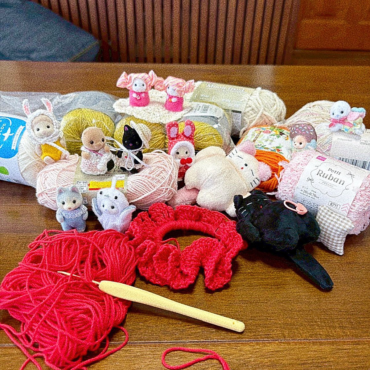 taki__02's tweet image. 最近買ったすきなものたちと
友だちとの編み物会🧶
みみっちのシリコンポーチ、ずっと欲しかったけどお高めやしポーチこれ以上あっても‥ってなってたらちょとお安くなってた💖destiny...