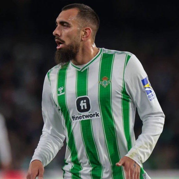 testimmallorca's tweet image. 🗞️ @MatteMoretto a @marca
El @valenciacf cerca davanter i sondeja a Cyle Larin del @RCD_Mallorca i Borja Iglesias del @RealBetis