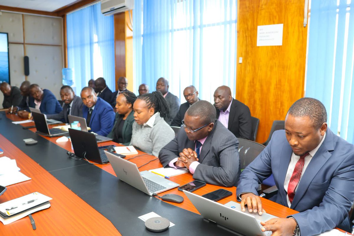 mugaa_eric's tweet photo. Today, I held a meeting with the State Department for Performance and Delivery Management in Kenya, tasked with embedding performance management in the public service and overseeing government entities' performance. 

The team reviewed and validated the Ministry of Water, Sanitation and Irrigation’s performance contract for the 2025/26 cycle (22nd cycle) to ensure alignment with established guidelines and national development priorities, including Kenya’s Vision 2030 and the Bottom-Up Economic Transformation Agenda. 

This vital process enhances accountability and efficiency, ensuring public resources are effectively utilized to deliver clean water, improved sanitation, and sustainable irrigation, empowering communities and driving inclusive economic growth across Kenya.