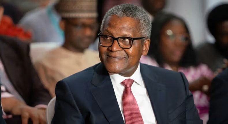 edonehappenblog's tweet image. E don happen! The President of the Dangote Group, Alhaji Aliko Dangote, has asked President Bola Tinubu to include refined petroleum products in the list of items banned under the ‘Nigeria First’ policy of the Federal Government