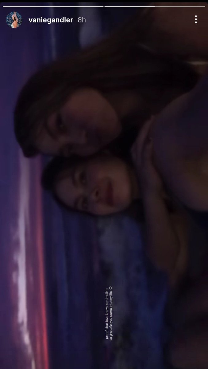 LDGuzman16's tweet photo. What is the meaning of this? 😍 #Vaniegandler #jacqeulineacuña https://t.co/8XEmS7XeLq