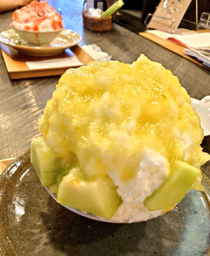 miyuMD's tweet image. 今日は人生で初めての
1つ1500円のかき氷を友達と娘と食べた記念日!!!めっちゃ美味しかった!こりゃ…その値段になるよねぇ…って思いながら食べてきました🤭❤️
また行きたい!