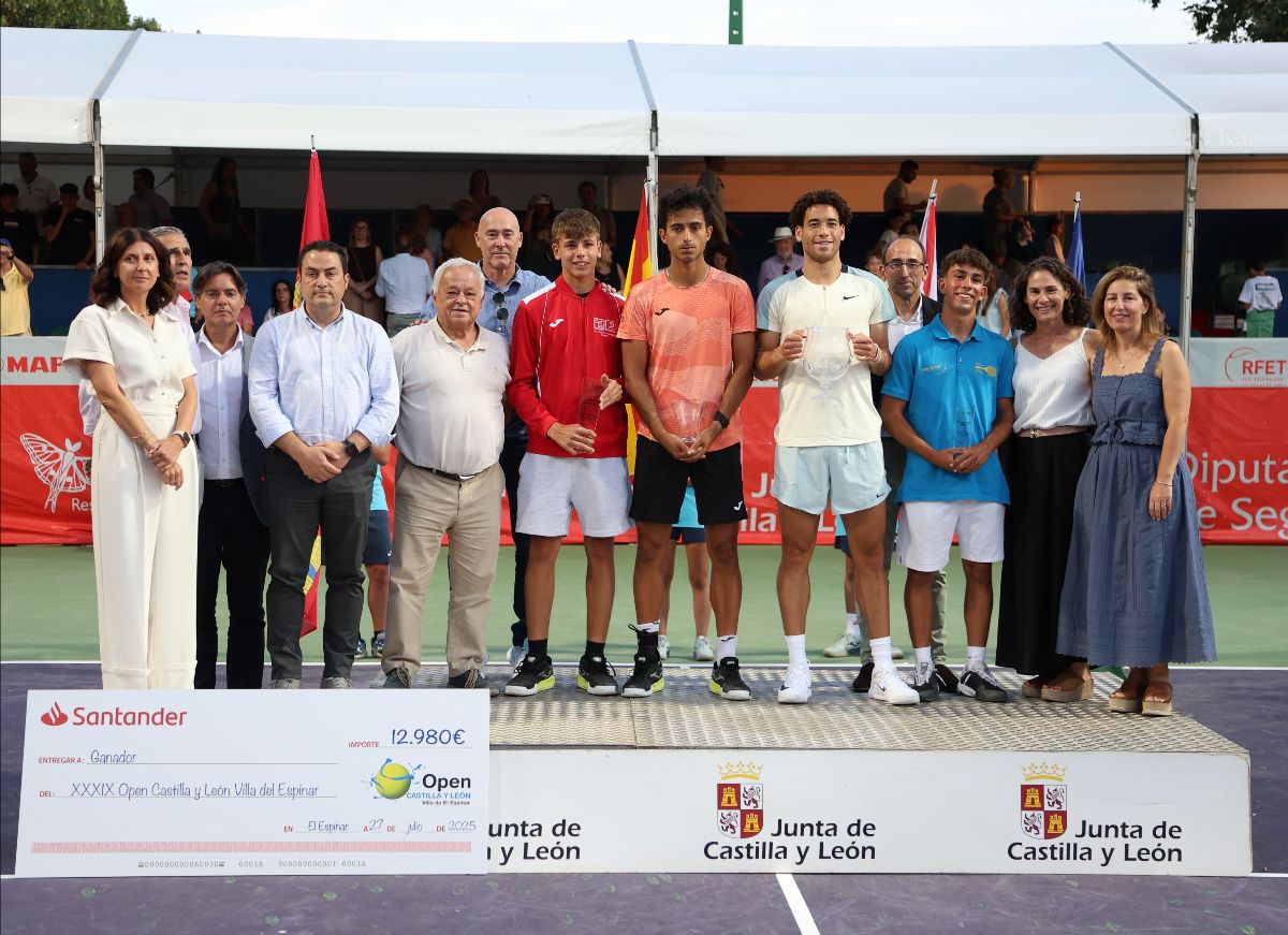 RFETenis's tweet image. Loffhagen deja a Álvarez Varona a las puertas del título en casa 🇪🇸
El británico se impuso al de Burgos en el #ATPChallenger de El Espinar, que volvía a una final en el circuito tres años después
📲 rfet.es/es/noticia/alv…
📸 Alberto Simón / @Tenis_Espinar