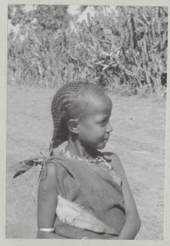 biniamhirut's tweet image. የሲዳሞ ልጃገረድ 1947 ዓም / A girl from Sidamo 1954
#Ethiopia #ታሪካችን