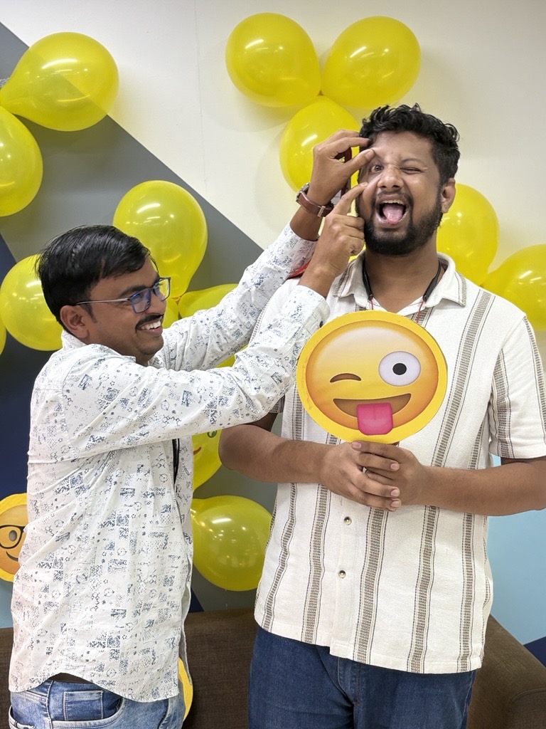 IndiaScanit's tweet image. 🎉 Celebrating #WorldEmojiDay 😄✨
Emojis have become a universal language of connection and expression — and we brought that spirit into the workplace! 🌍 It’s these moments that build a strong team culture, where joy, innovation, and togetherness go hand-in-hand. 🤝#ScanITIndia