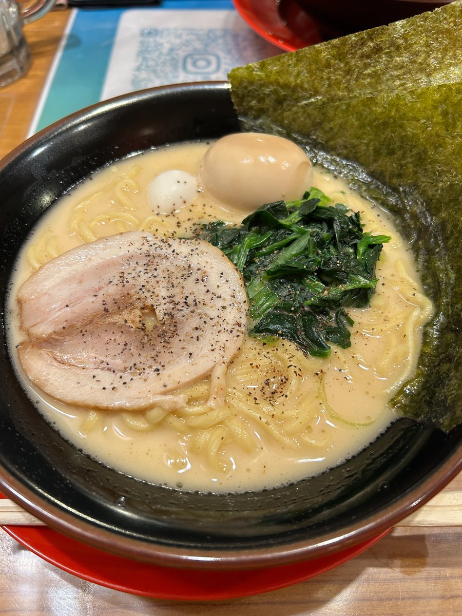 Yam_iMic's tweet image. きのー。ラティアス時間的に最後の1戦で色違い来てくれた👍🏻🌟
久々のラーメンとなんかオシャレなカフェ！
