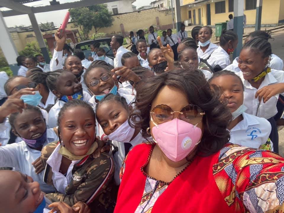 Empereur Herve KISEMA (@hervekisema) on Twitter photo En ce jr du début des épreuves des examens d'État, la PCA <a href="/WamuHenriette/">Henriette Wamu officielle</a> souhaite bonne chance à ts les finalistes de la RDC. Celle qui a tjr fait de la promotion de l'éducation son leitmotiv, encourage les élèves à aborder ces épreuves avec sérénité, concentration et déterminat* En ce jr du début des épreuves des examens d'État, la PCA <a href="/WamuHenriette/">Henriette Wamu officielle</a> souhaite bonne chance à ts les finalistes de la RDC. Celle qui a tjr fait de la promotion de l'éducation son leitmotiv, encourage les élèves à aborder ces épreuves avec sérénité, concentration et déterminat*