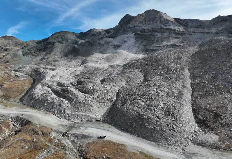 SNPA (@snpambiente) on Twitter photo 🗻Per un anno un gruppo di ricercatori del <a href="/PoliTOnews/">Politecnico di Torino</a> e di <a href="/ArpaValledAosta/">ARPA Valle d'Aosta</a> ha monitorato il #rumore del terreno in una zona particolare delle #Alpi: il rock glacier Gran Sometta, in #ValledAosta. Scopri qual è stato l’obiettivo di questo monitoraggio?➡️snpambiente.it/snpa/arpa-vall… 🗻Per un anno un gruppo di ricercatori del <a href="/PoliTOnews/">Politecnico di Torino</a> e di <a href="/ArpaValledAosta/">ARPA Valle d'Aosta</a> ha monitorato il #rumore del terreno in una zona particolare delle #Alpi: il rock glacier Gran Sometta, in #ValledAosta. Scopri qual è stato l’obiettivo di questo monitoraggio?➡️snpambiente.it/snpa/arpa-vall…