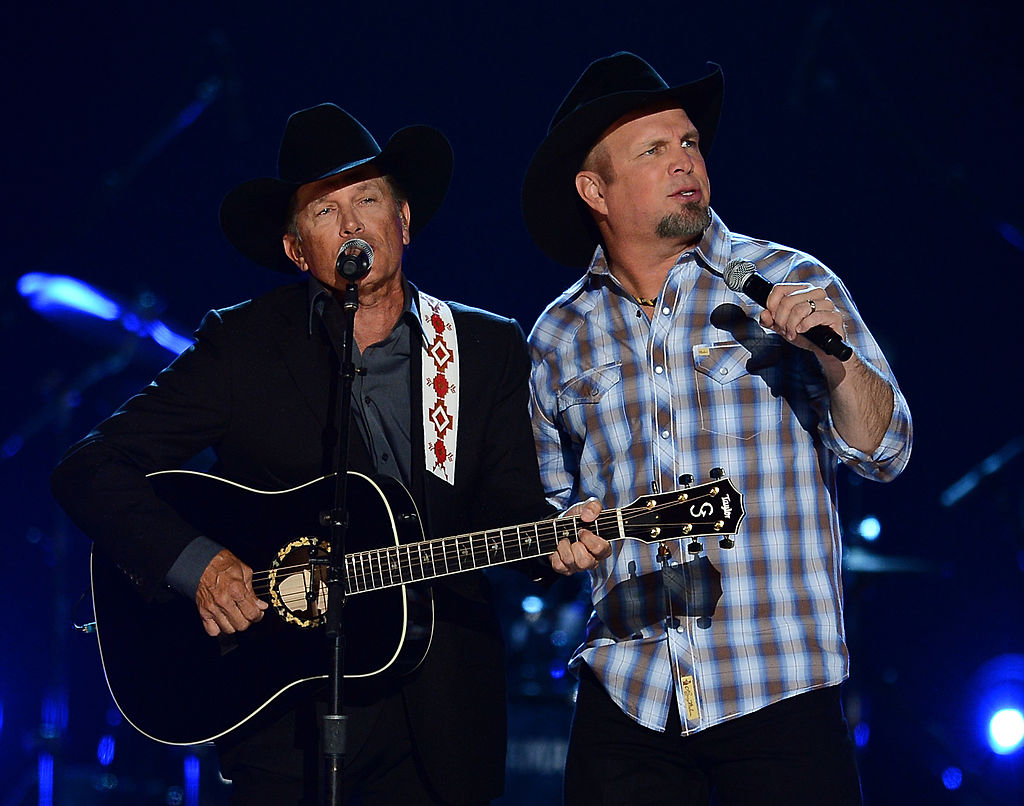 Garth Brooks surprises Boerne crowd, joins George Strait in heartfelt flood relief concert. bit.ly/4o8gx4b

FILE PHOTO: Getty Images
