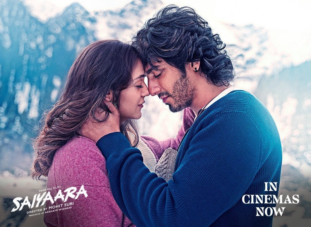 SagarTalkies's tweet image. 🌟 #Saiyaara – THE BOX OFFICE PHENOMENON 🌟
A love story with no stars, no legacy, just magic — rewriting history with every passing day 💥
📈 Unbelievable Milestones Achieved:
1️⃣ FIRST film with newcomers to enter ₹💯 Cr & ₹2️⃣0️⃣0️⃣ Cr nett club in India.
2️⃣ FIRST…