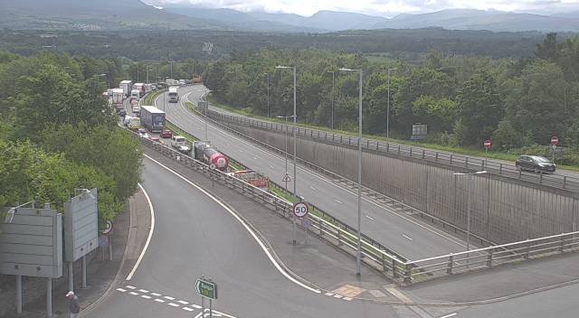 TrafficWalesN's tweet image. 🚘Congestion🚘

📍A55 Britannia Bridge in both directions

Allow for additional travel time⌚