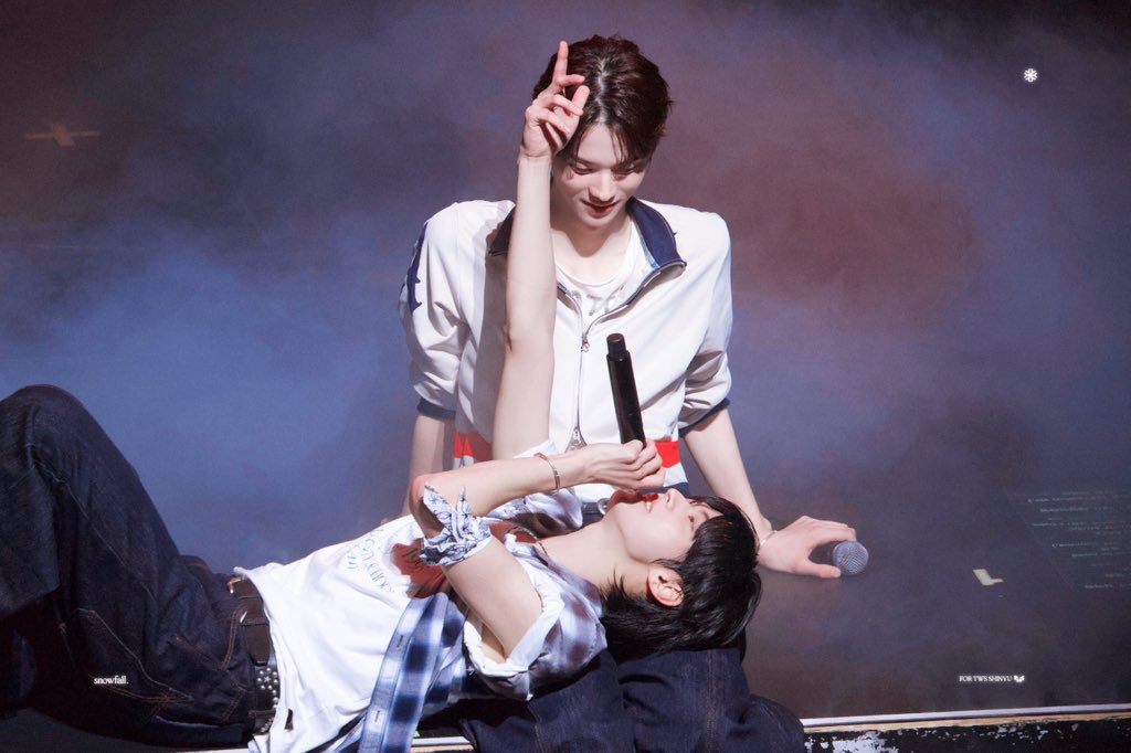 puppyou___'s tweet image. 아니진짜뭐해