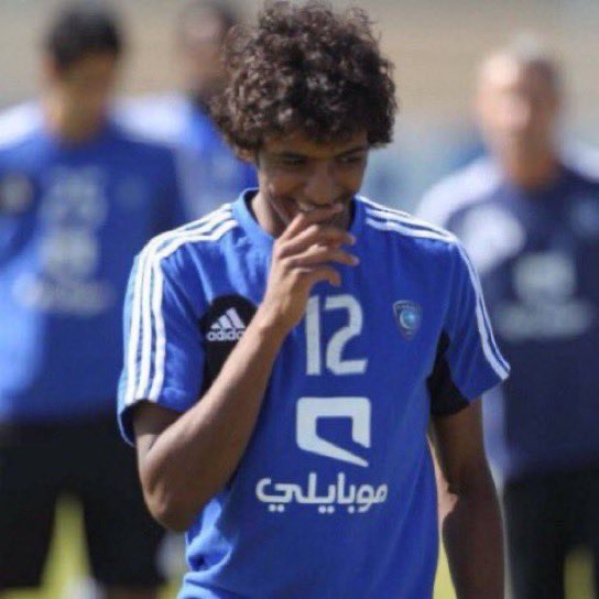 العاشق ياسر الشهراني.. مسيرة حافلة بالذهب والبطولات مع الهلال 

لن ننساك 💙