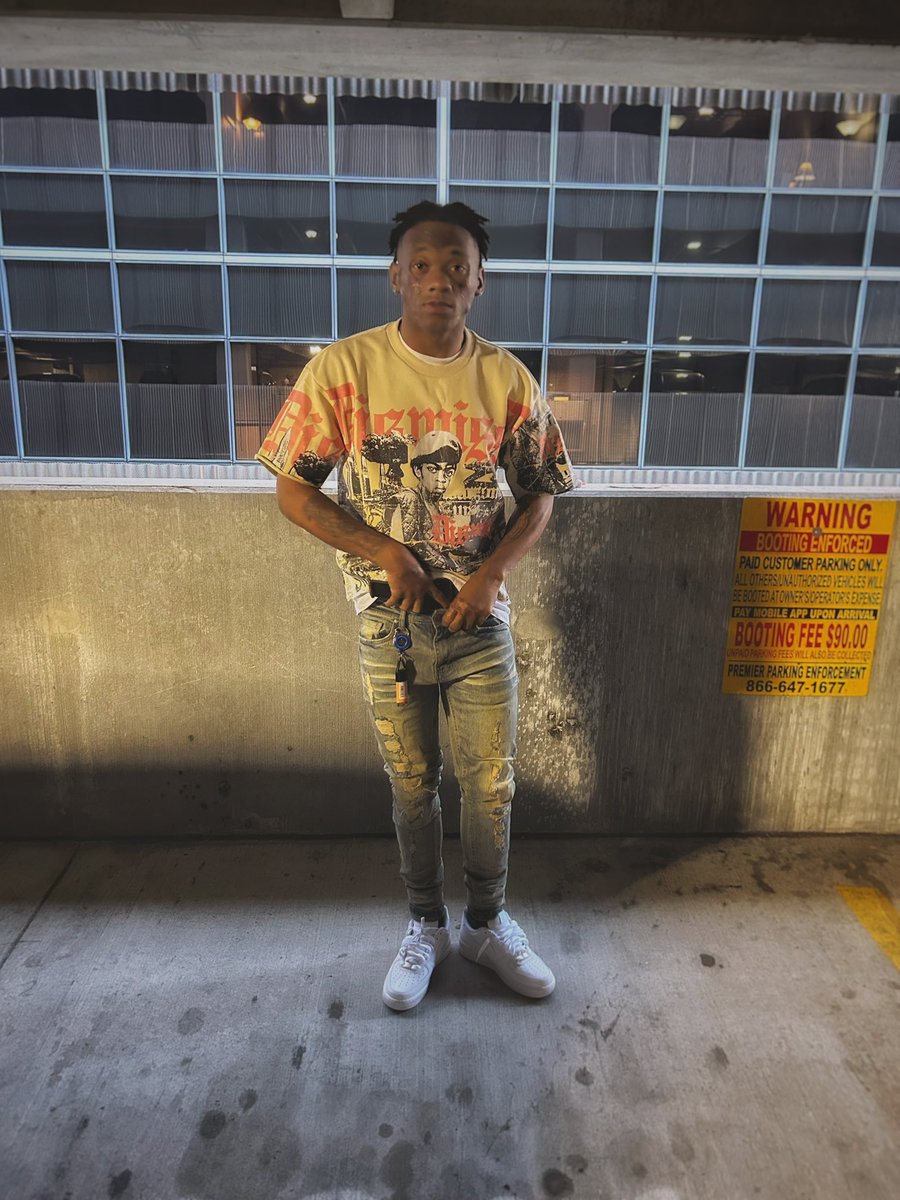 blocboyrells's tweet photo. just a yung nigga gettting to the money🥲 https://t.co/iXwPbxFDdy